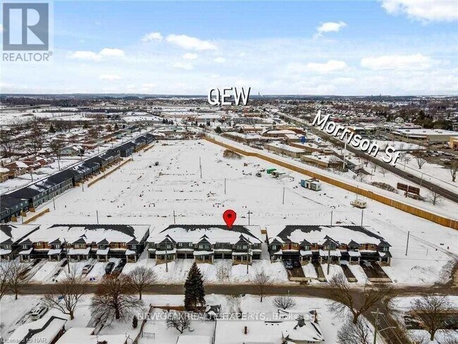 Photo - 4855 Pettit Ave