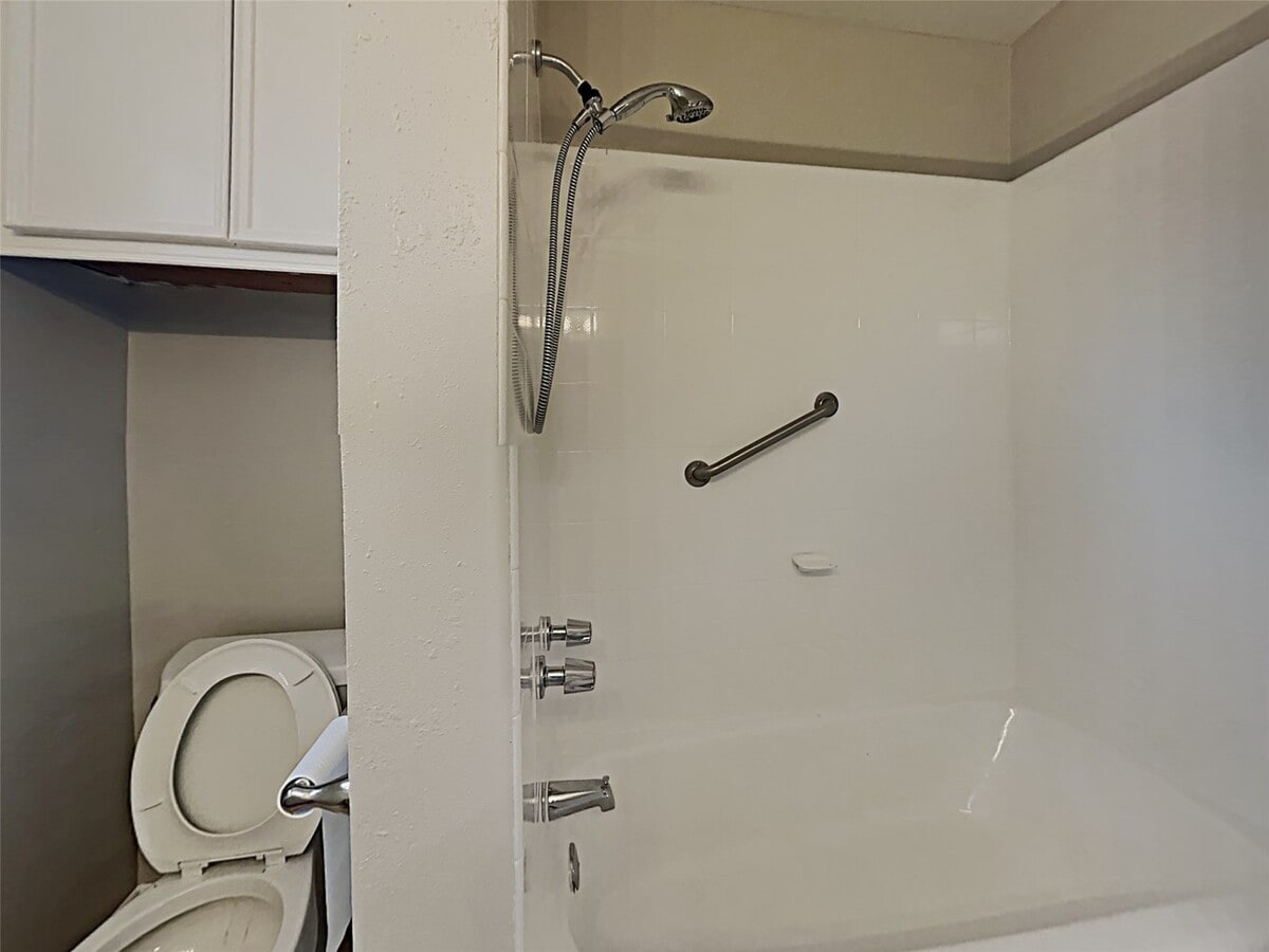 Photo - 124 April Wind Dr E