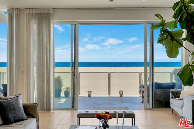 Building Photo - 1351 Palisades Beach Rd Unit 200