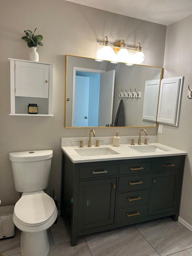 Photo - 1818 S Quebec Way