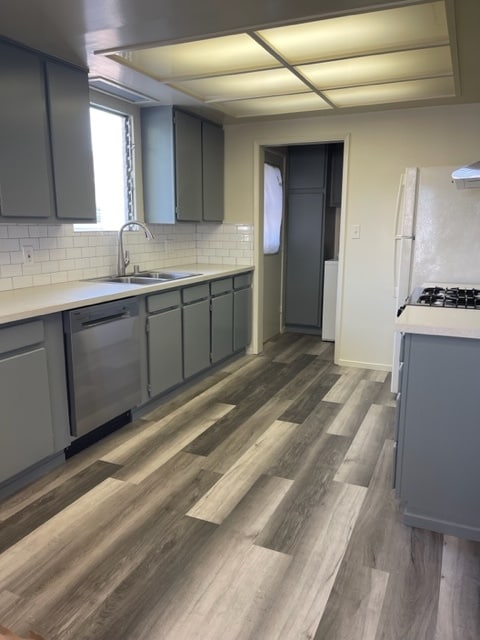 2208 E. Hwy Autobús 190 (4) - 4109 Beethoven St