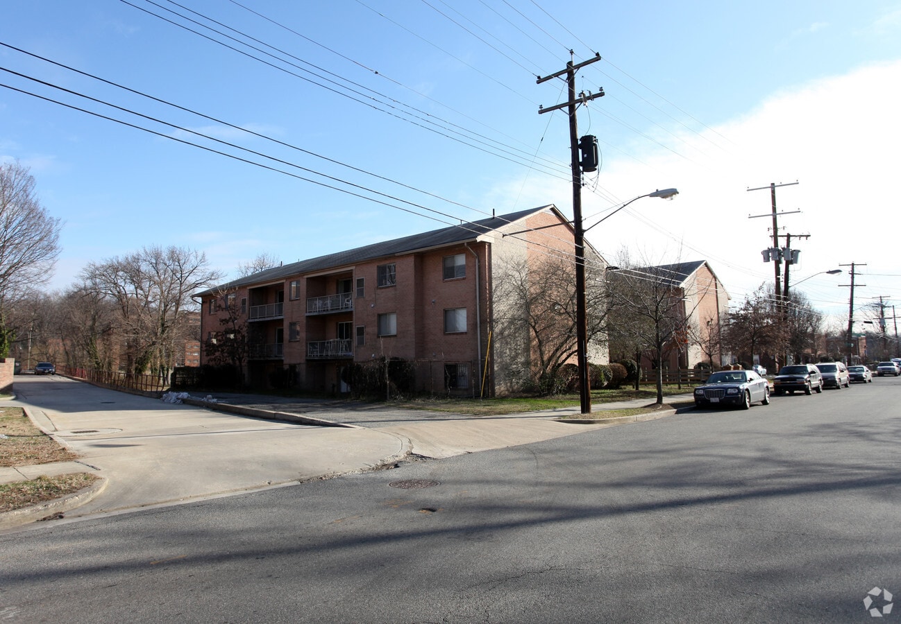 Photo - 4020 1st St SE