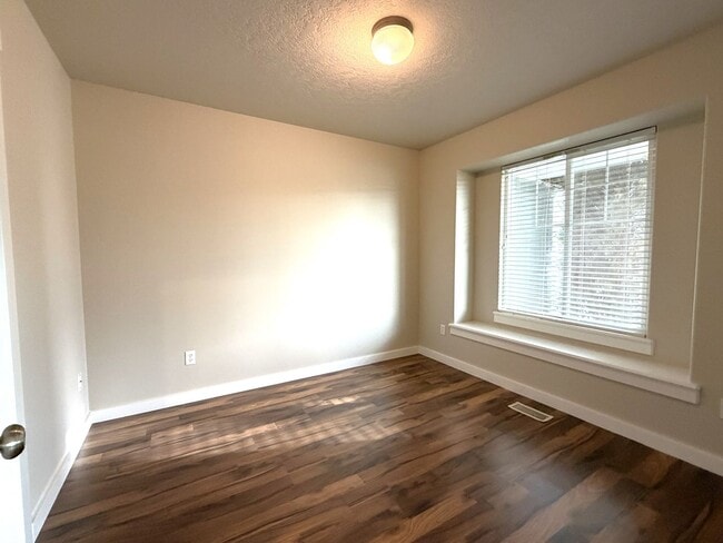 Photo - Perfect 4 bed 2.5 ba home in the desirable Sundance Subdiv. off McMillan & Meridian Rd.