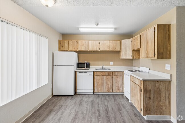 Studio - 520SF - Kitchen