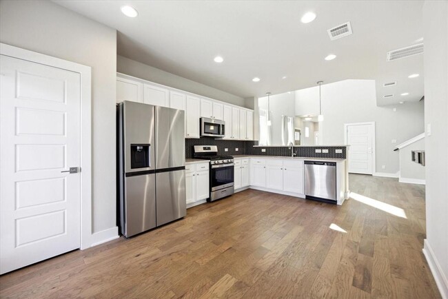 Photo - 113 Elisha Dr