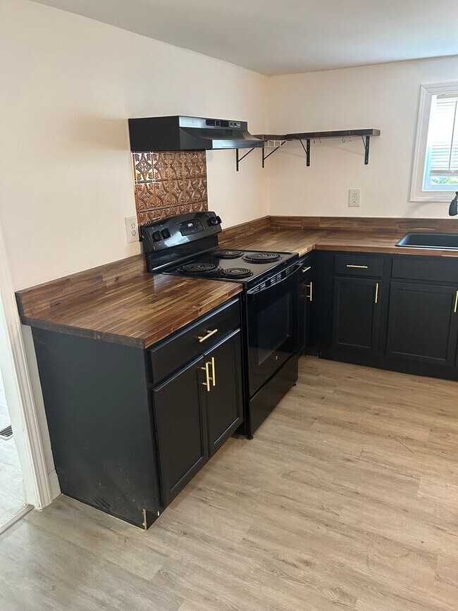 Photo - Greenville, 3BD/2.BA, 1536