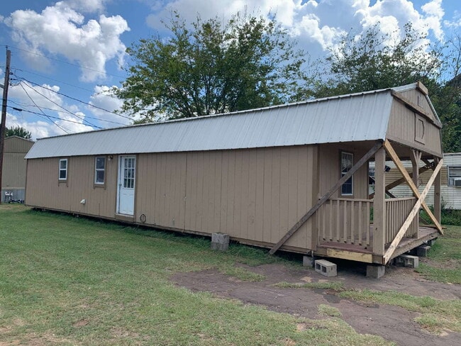 Photo - Cozy 800 Sq Ft Retreat: Your 1-Bedroom Oas...