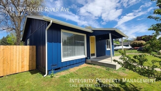 Photo - 914 SW Rogue River Ave