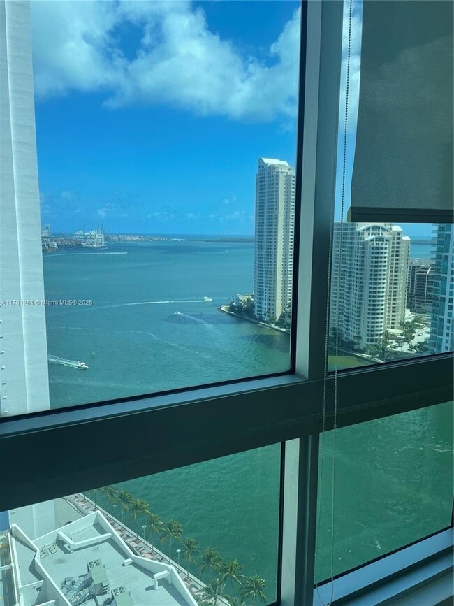 Photo - 300 S Biscayne Blvd Unidad 2414