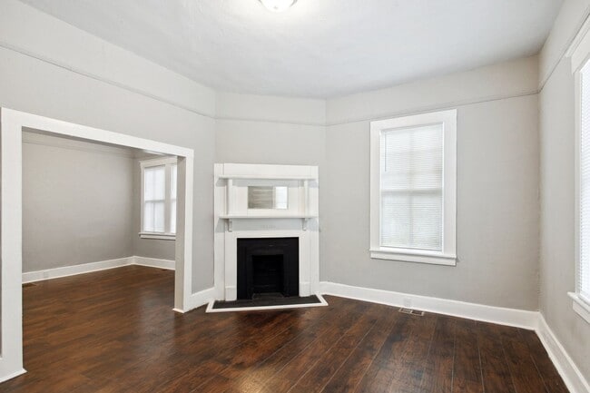 Photo - Large 3BR/2BA Near Downtown Savannah Home For Rent