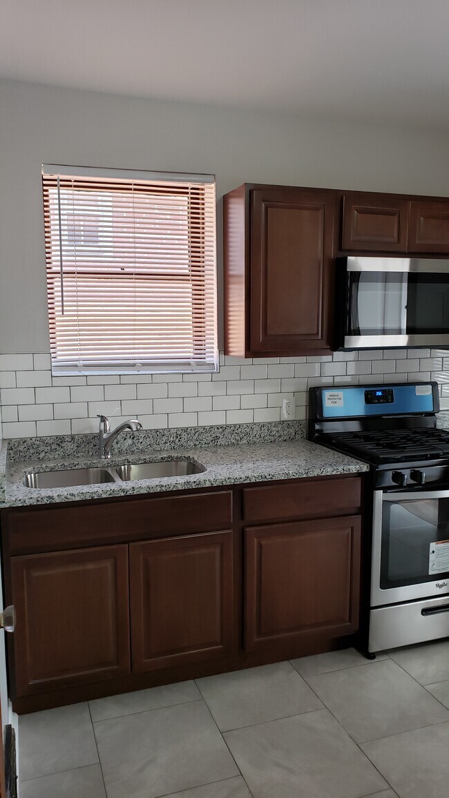 Photo - 5448 Rhodes Ave Unidad 5448A