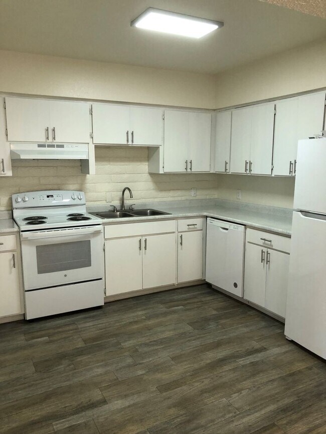 Photo - 9009 E Broadway Blvd Unidad 210