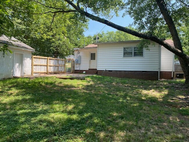 Photo - 565 Buford St NW