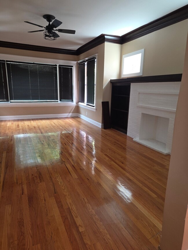 Photo - 7834 S Langley Ave Unidad 2nd fl