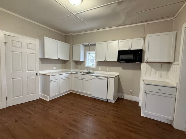 Photo - Stone Fortress Plaza Holdings, LLC Unidad 6 May Ave