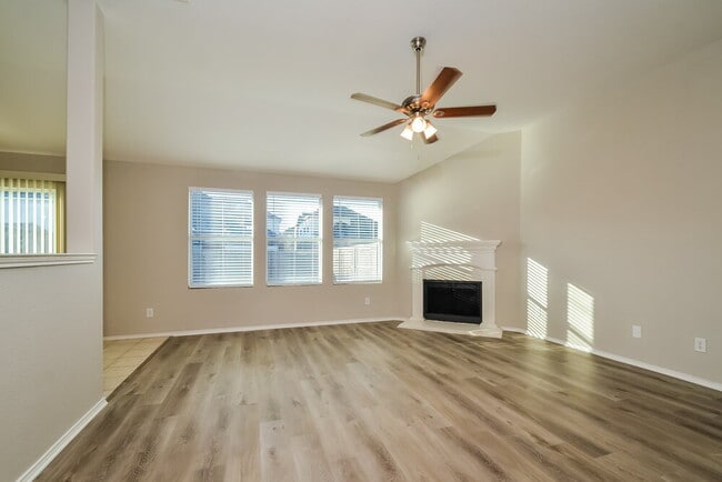 Photo - 705 Locustberry Dr