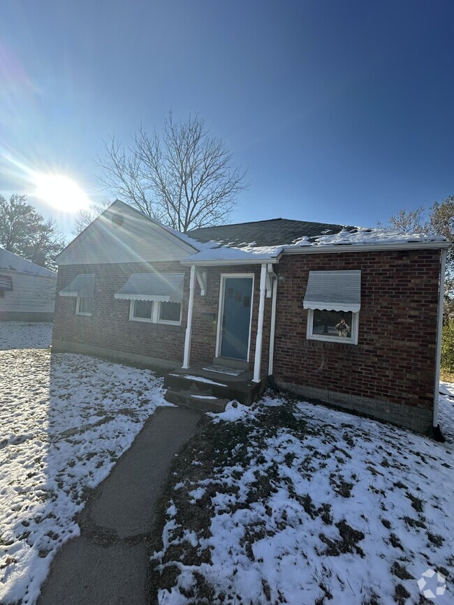 Building Photo - Charming St. Ann Bungalow Across from Mary... Rental