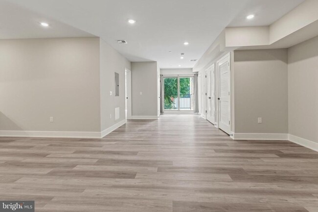 Photo - 520 N 37th St Unidad 32