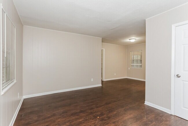 Photo - 7137 Pellias Rd
