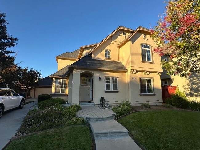 Photo - 841 Lawrence Dr