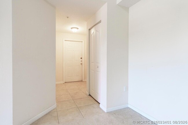 1201 Myrtlewood Cir E