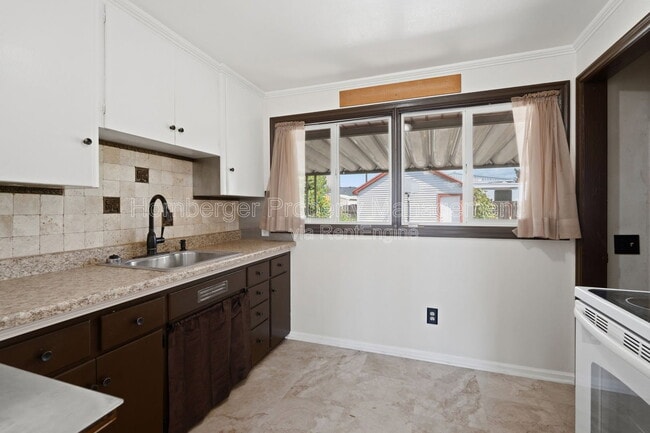 Photo - 112 W Amherst Ct