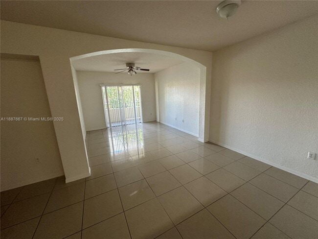 Photo - 2303 Belmont Ln Unit 2303