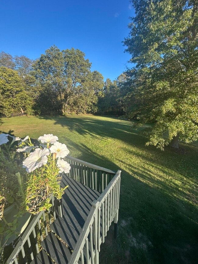 Building Photo - 409 Lawson Dr Unit B