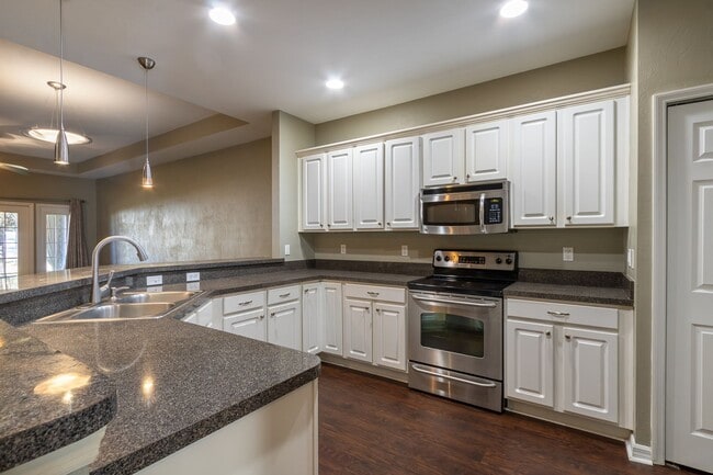 Photo - Luxury Living in The Villas of West End – ...