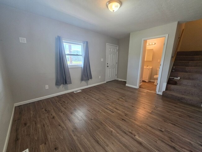Photo - 454 Kling St Unit Bedroom 1