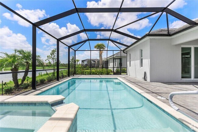 Building Photo - 15925 Sugar Hl Dr Rental