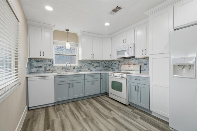 Photo - 505 Pompano St