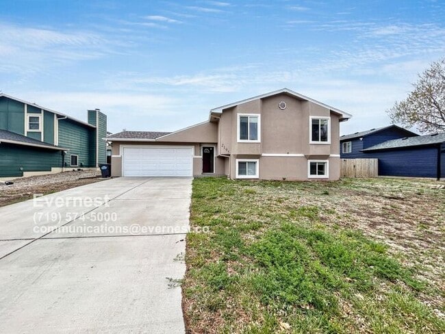 Spacious 4-Bedroom Home with Modern Comfor... - Spacious 4-Bedroom Home with Modern Comfor...
