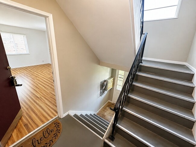 Photo - 10065 Puttington Dr Unit Apt A