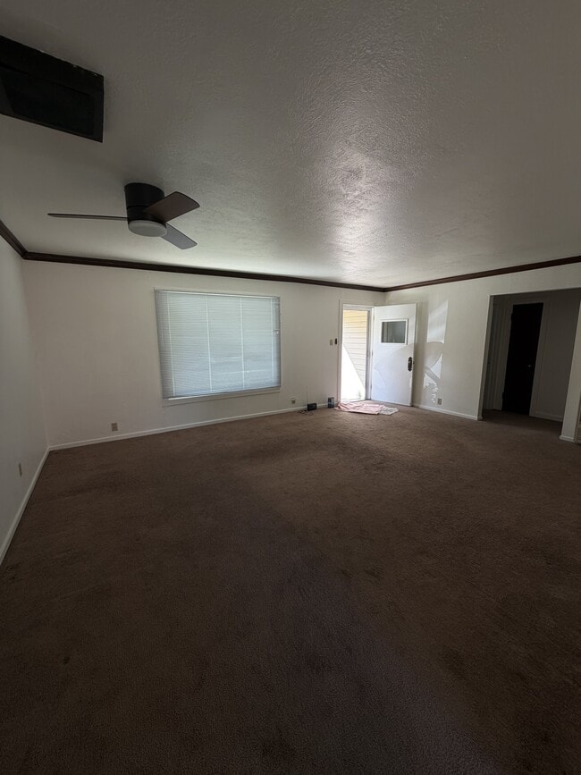 Photo - 913 Clover Dr