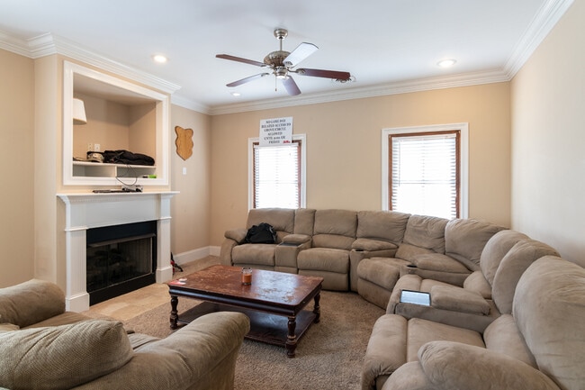 Photo - 131 Edgewood Blvd