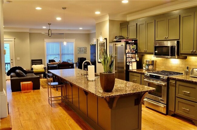 Photo - 1339 Oakview Rd