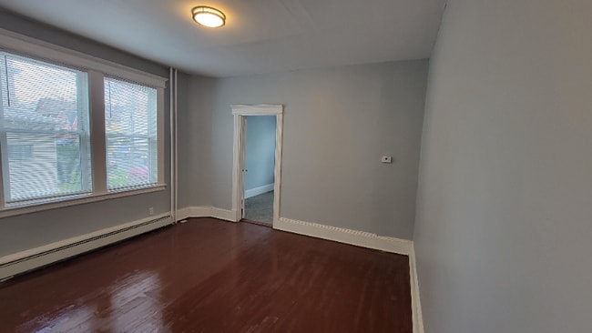 Photo - 21-23-23 Ellsworth St Unidad 23-1