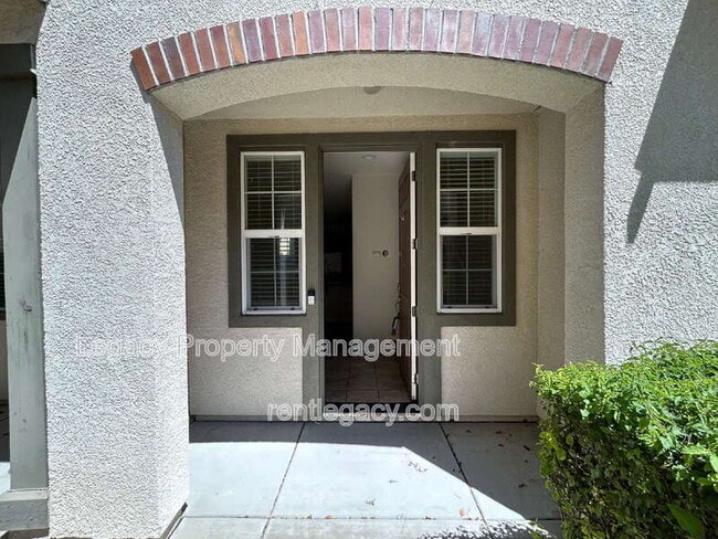 Photo - 1208 Impressionist Loop