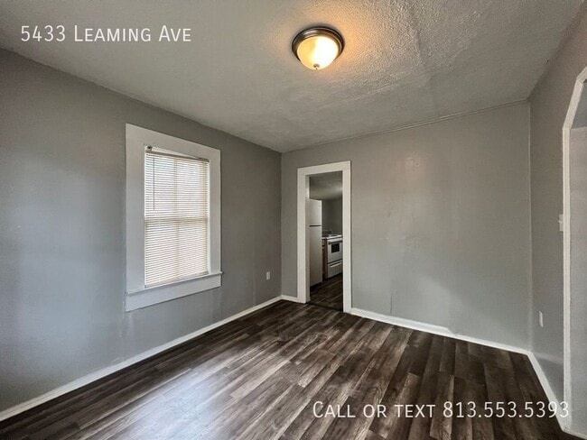 Photo - 5433 Leaming Ave