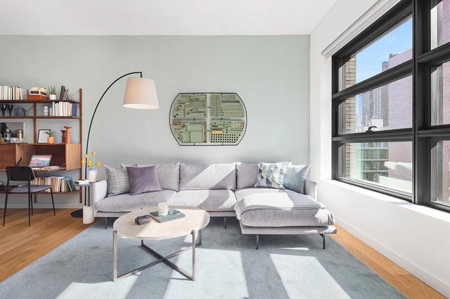 Photo - 547 W 47th St Unidad 604