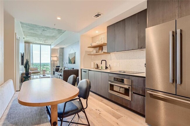 Photo - 48 Unit 1806 Ave