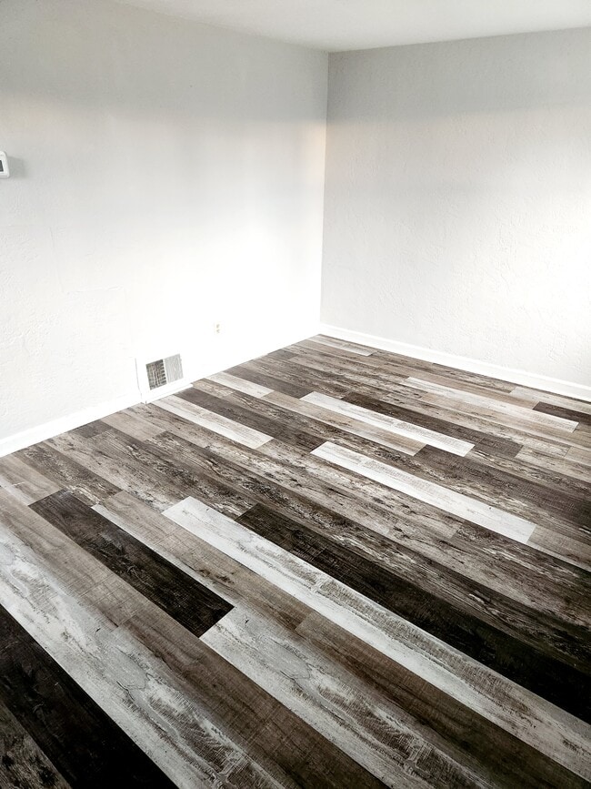 Photo - 1128 Shadycrest Dr