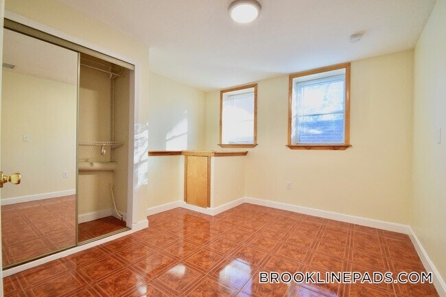 Photo - 73 Thatcher St Unit 001