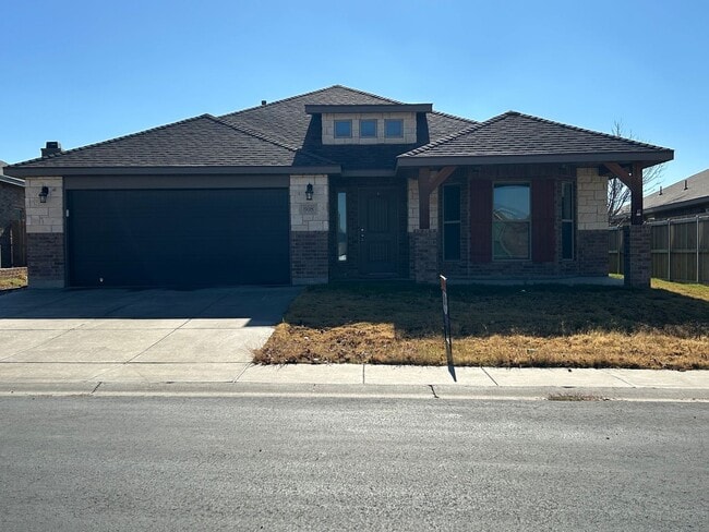 Building Photo - Beautiful 4 Bedroom Home in Northpark!