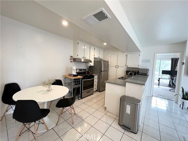 Photo - 2847 S Fairview St