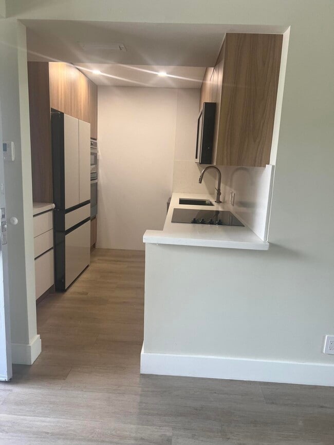 3475 N Country Club Dr Unit 206