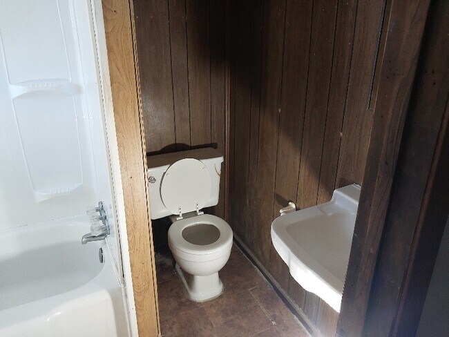 Photo - 107 South St Unit 2