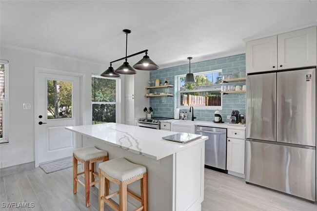 Photo - 982 13th St N