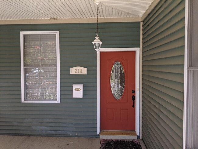 Photo - 218 W 32nd St